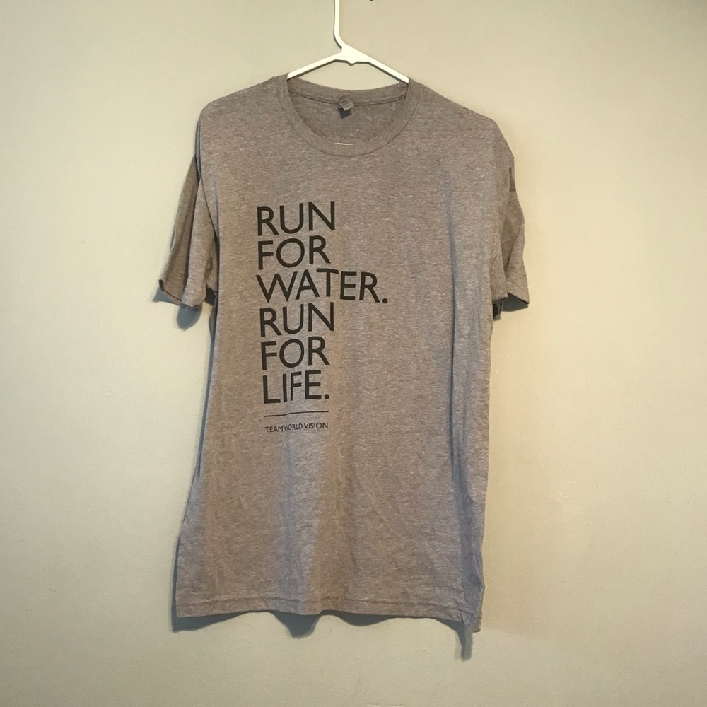 Men’s large running tshirt.